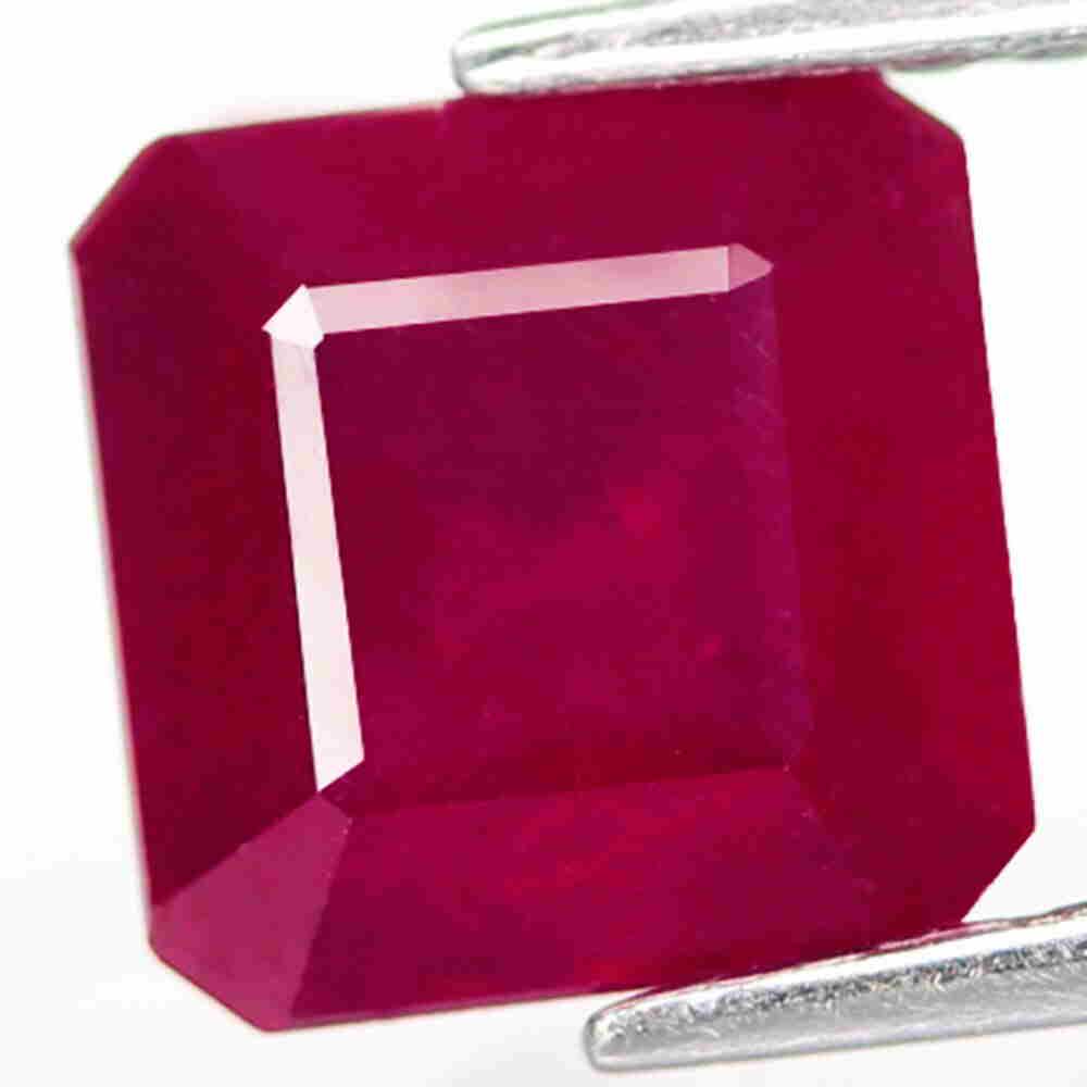 4,13 cts Natural Big Scissor Cut Blood Red Ruby (1 of 3)