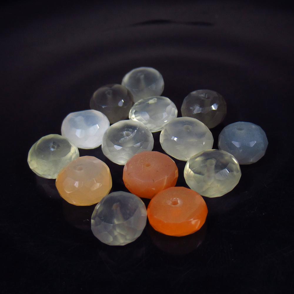 29.20 Ct Natural 14 Drilled Moonstone Round Beads: No Reserve! Title: 29.20 Ct Natural 14 Drilled Moonstone Round Beads Stone Clarity: Semi-Transparent Gemstone: Natural Moonstone Beads Carat Weight: 29.2 Dimensions: 7.80 to 8.20 mm / 14 PC's Addition