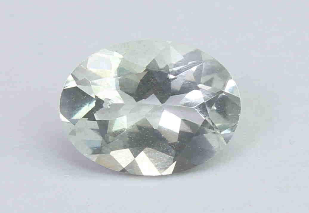 1.05 Ct Natural White beryl: No Reserve! Title: 1.05 Ct Natural White beryl Additional Information: Gemstone : Natural White berylOrigin : BrazilWeight : 1.05 caratsDimensions : 8.1x6x3.8 mmShape : Oval CutColor : ColorlessTreatm