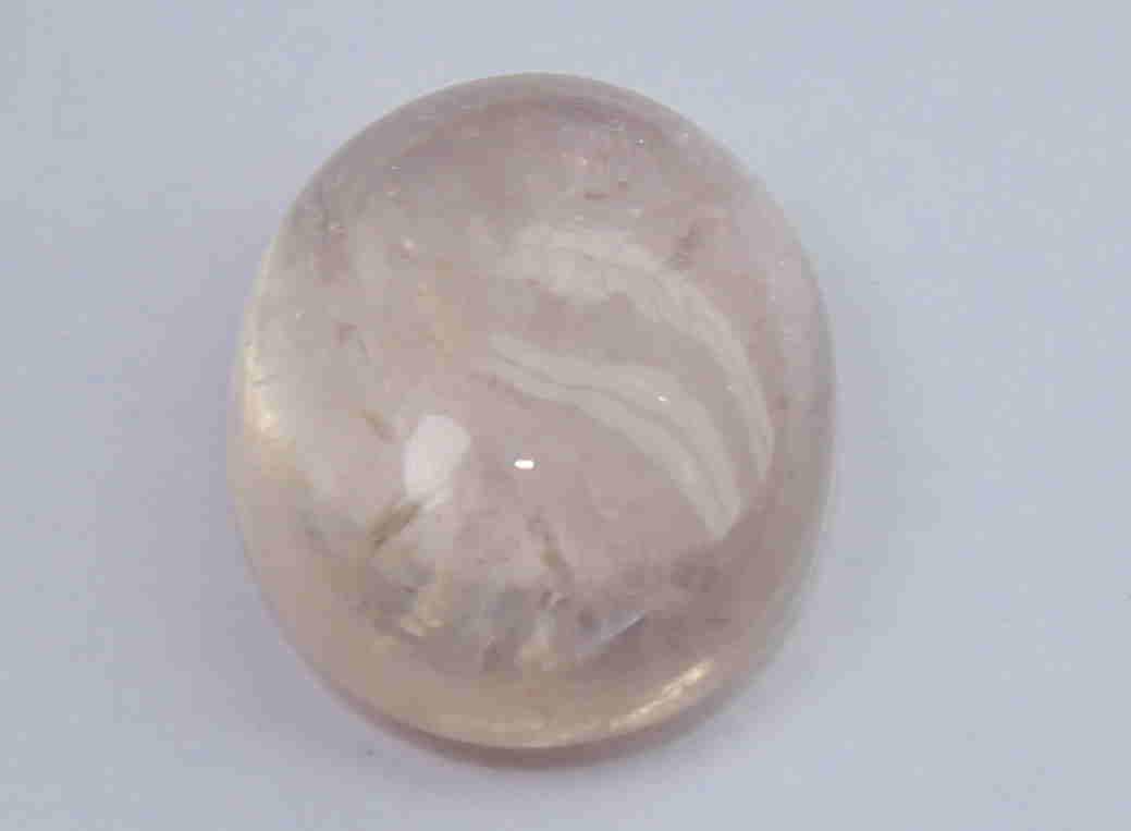 2.646Cts Natural Morganite: No Reserve! Title: 2.646Cts Natural Morganite Additional Information: Gemstone: Natural Morganite Origin: Africa Weight: 2.64 Carats Measurements: 10.1x8x4.2 mm Shape : Oval Cabochon Colour: Pink Peac