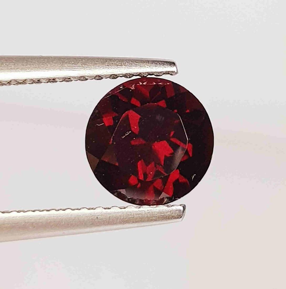Natural Rhodolite Garnet Round Cut 2.00 ct: No Reserve! Title: Natural Rhodolite Garnet Round Cut 2.00 ct Color/Clarity: VVS Gemstones: Loosegemstone Carat Weights: 2 Size/Dimensions: 7.10 x 7.10 x 4.80 Additional Information: Round - Burma Shi