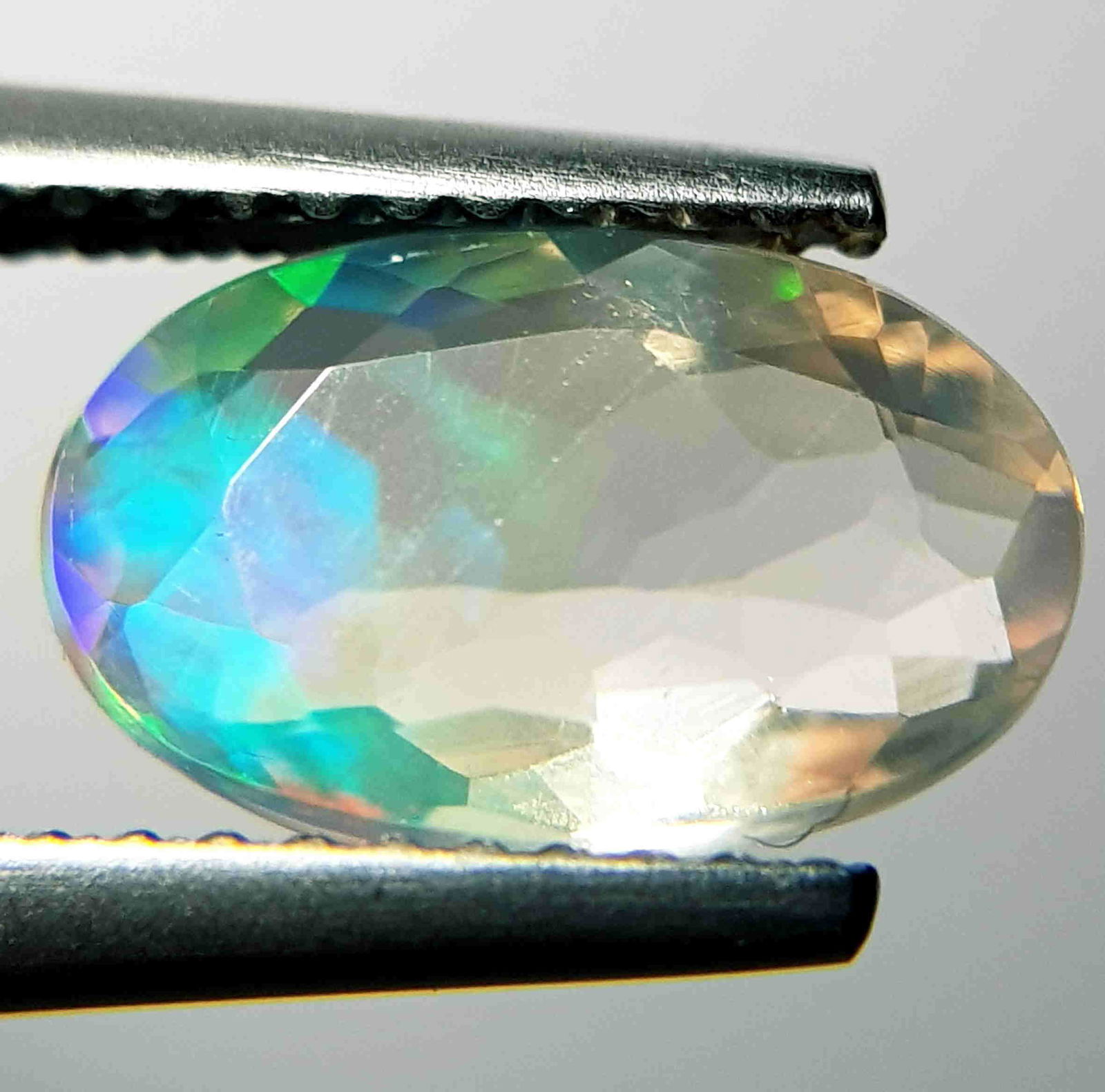 Natural Fire Opal Oval Cut 1.48 ct (1 of 4)