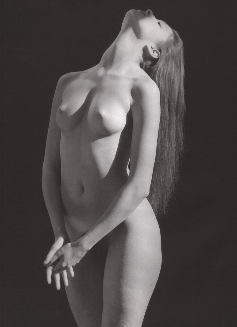 MAPPLETHORPE - Sonia Resika, 1988: Artist: MAPPLETHORPE Print Title: S Sonia Resika, 1981 Medium: Duotone Photoengraving Printed 1980’s in the US Image size (inches) approx. 11 x 9.5” Robert Mapplethorpe was an American photographe