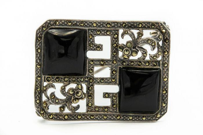 Estate Marcasite and Onyx Brooch: Estate Marcasite and Onyx Brooch Reserve: $21.00 Shipping: Domestic: Free shipping to anywhere within the contiguous U.S. International: Foreign shipping rates are determined by destination. Combined 