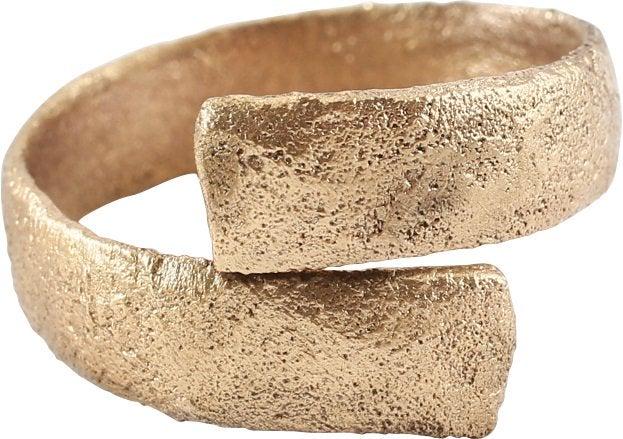 ANCIENT VIKING COIL RING C.900-1050 AD SZ 9. (1 of 3)