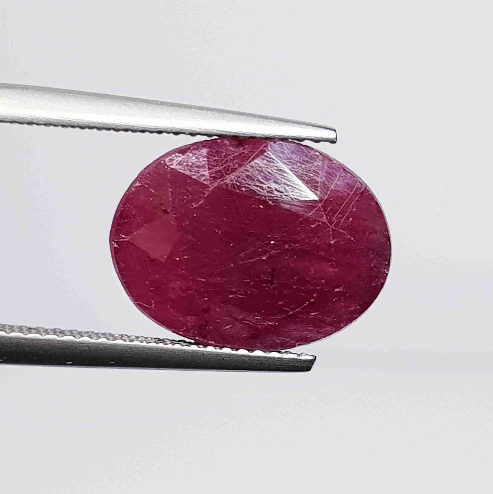 7.62 Ct Natural Faceted Ruby Oval Cut (1 of 4)