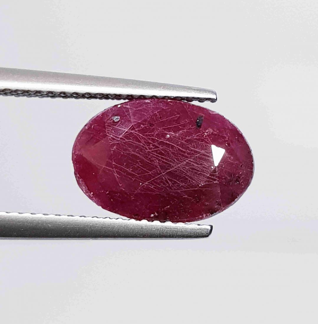 5.80 Ct Natural Faceted Ruby Oval Cut (1 of 4)