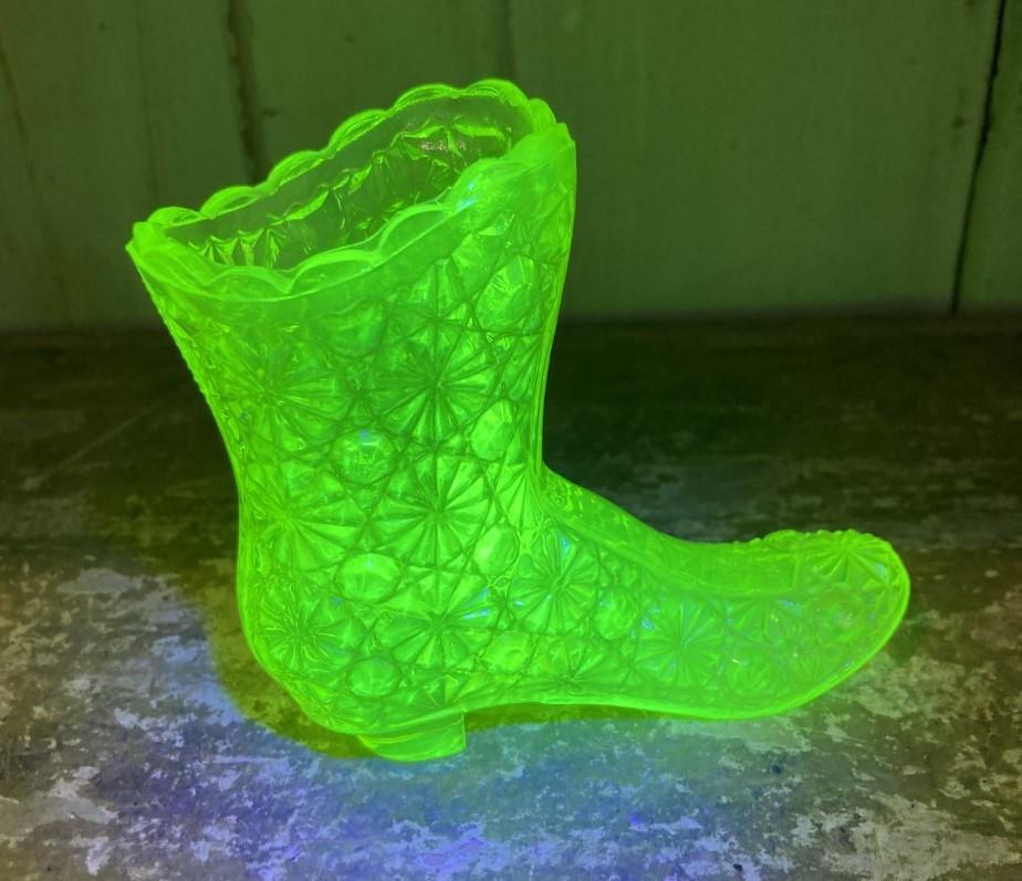 Fenton Vaseline Green Daisy Button Boot Shoe Uranium: Title: Fenton Vaseline Green Daisy Button Boot Shoe Uranium "glows" Date/Period: Dimensions: Approx 4.25 Materials: Glass Additional Information: Fenton vaseline green daisy button boot shoe uranium "