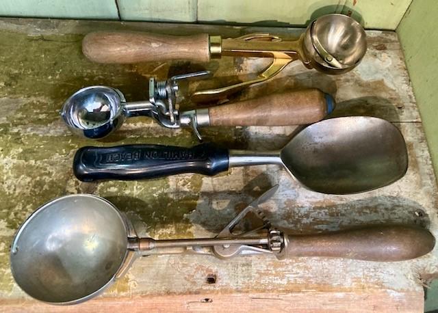 Lot Of Antique Ice Cream Scoops (1 of 6)