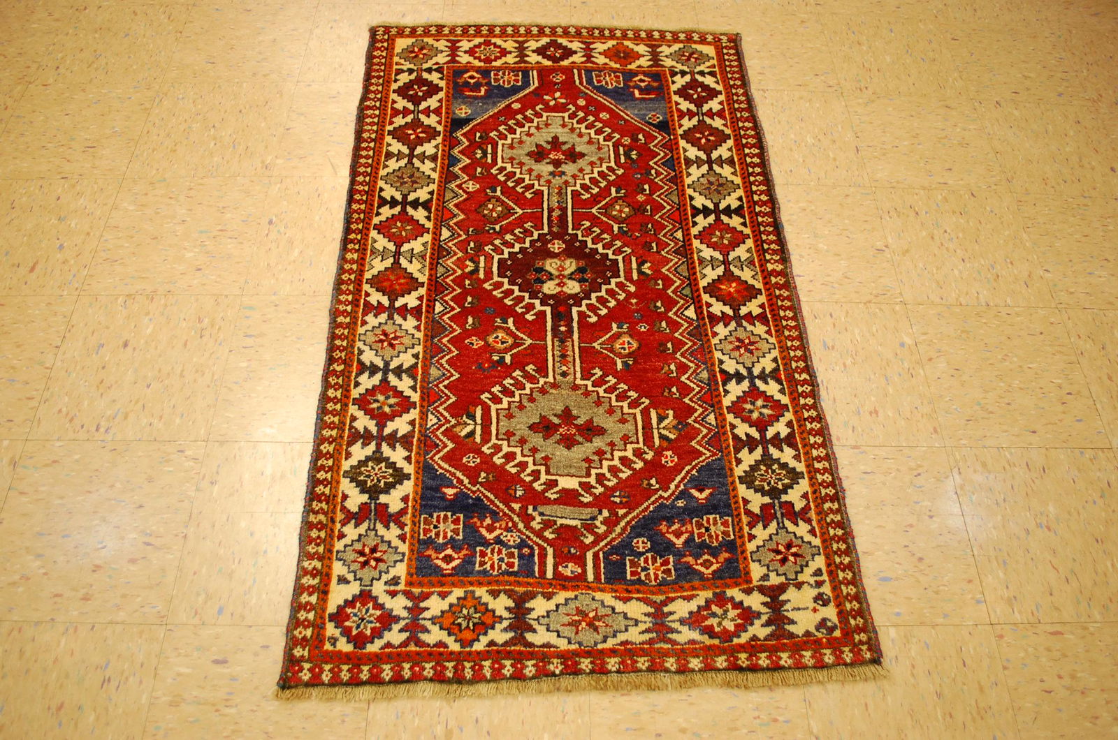 c1930s ANTIQUE PRSIAN SHERAZ Qashkai Rug 2'9" x 4'11" (1 of 11)