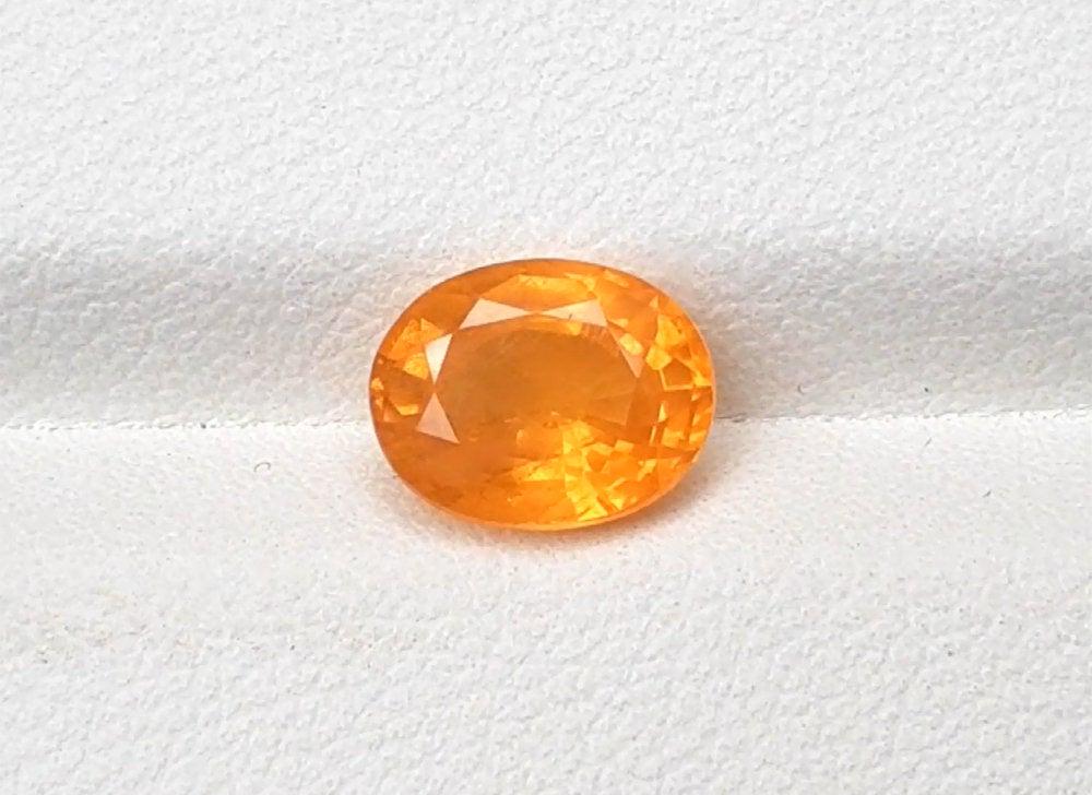 Sapphire, 2.30 Carats Very Amazing Natural Yellow (1 of 4)