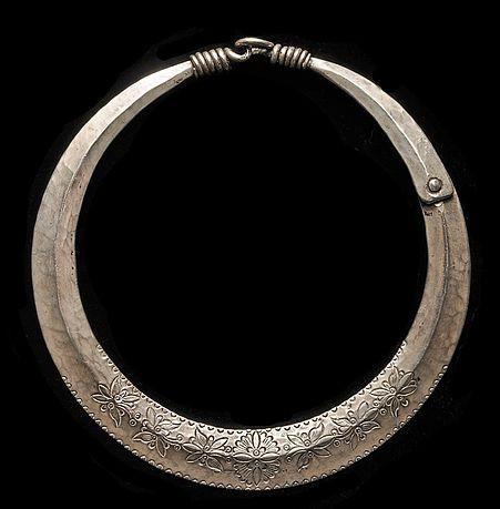 Mong etched silver choker. (1 of 1)