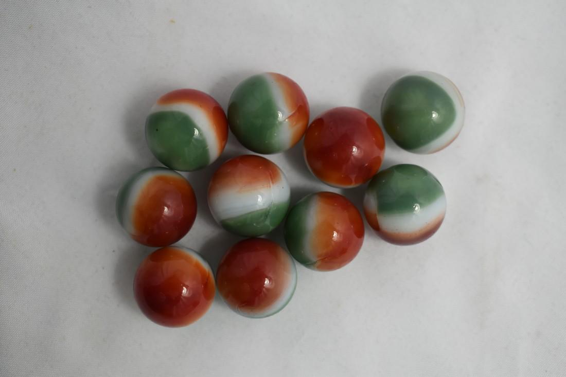 Lot of Vintage Marbles: Lot of Vintage Marbles Reserve: $10.00 Shipping: Domestic: Flat-rate of $10.00 to anywhere within the contiguous U.S. International: Foreign shipping rates are determined by destination. Combined ship