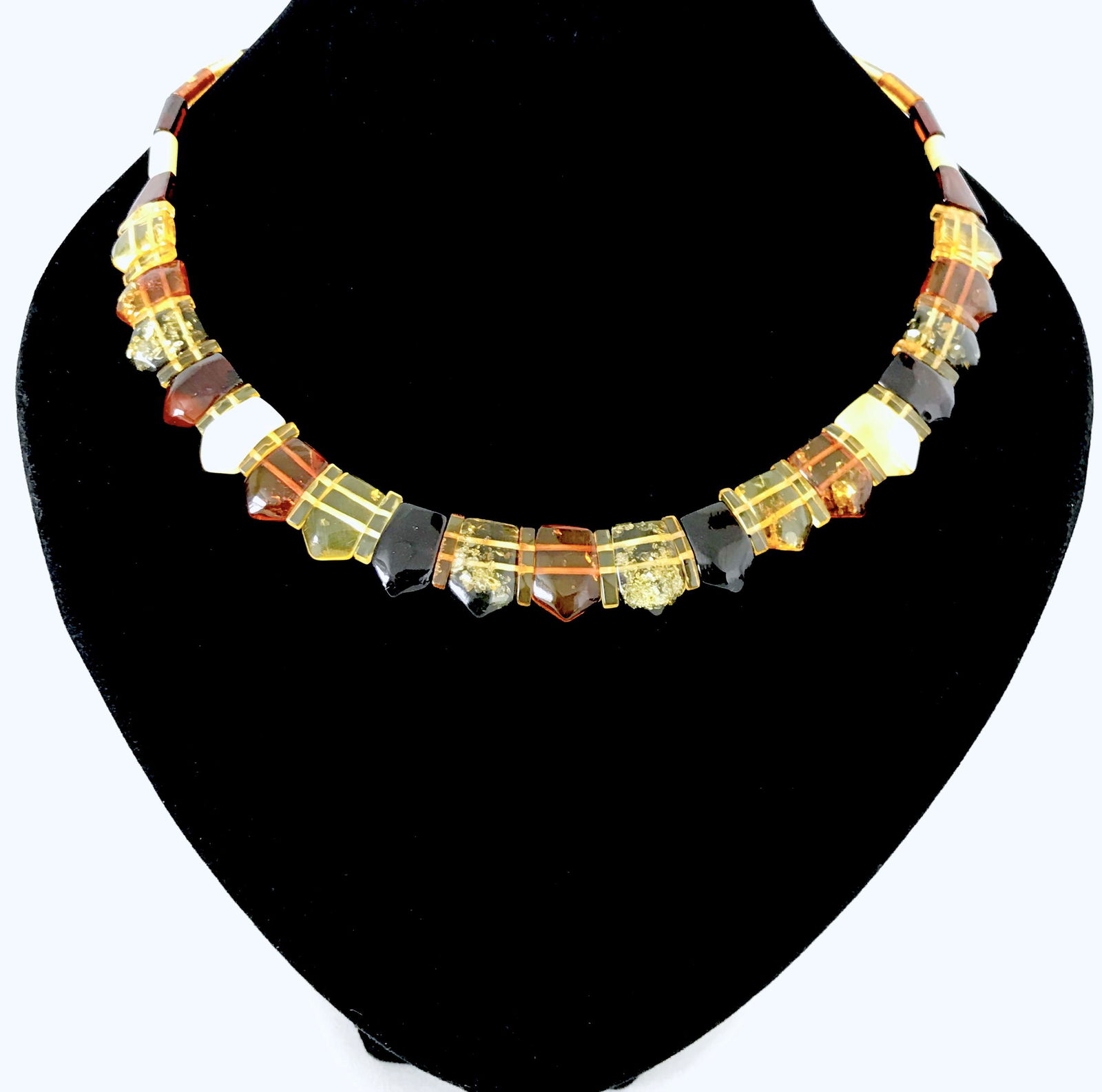 Unique and Beautiful Amber Cleopatra necklace (1 of 8)
