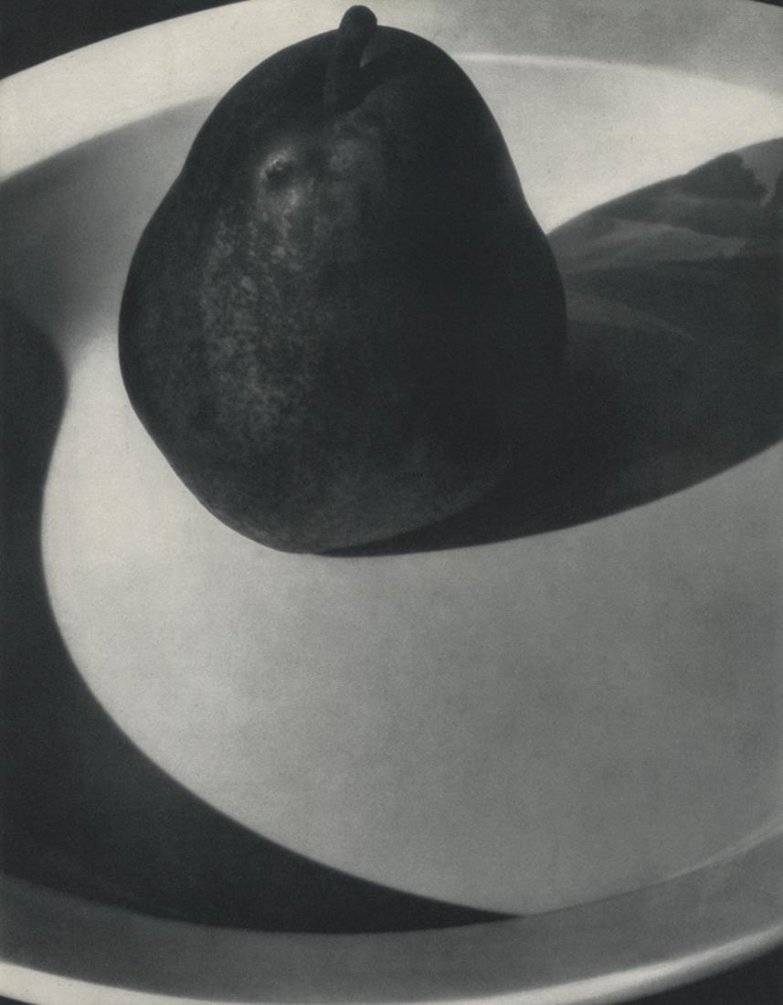 EDWARD STEICHEN - Pear on a Plate, France, 1920 (1 of 1)