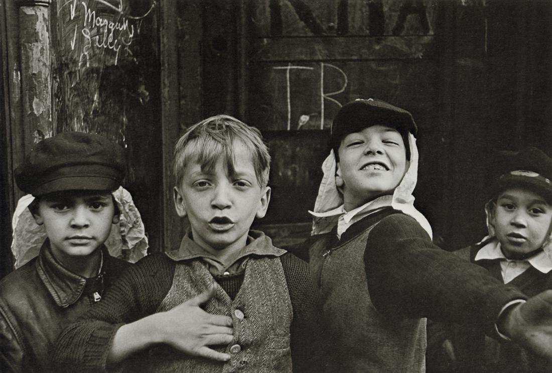 HELEN LEVITT - New York, 1940 (1 of 1)