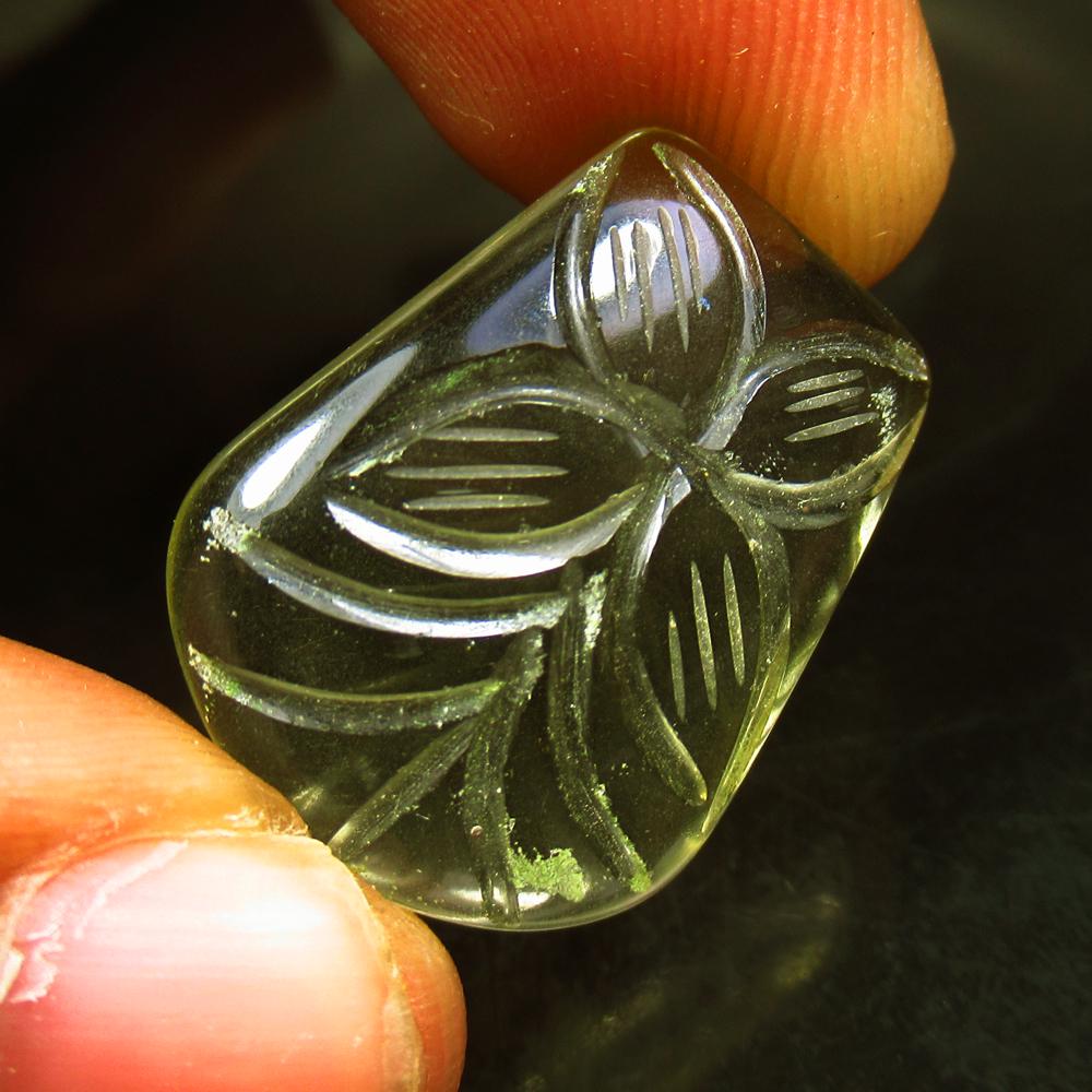 16.60 Ct Natural Lemon Quartz Carving: No Reserve! Title: 16.60 Ct Natural Lemon Quartz Carving Color/Clarity: Transparent Gemstone: Natural Lemon Quartz Carat Weight: 16.60 Size/Dimensions: 23.00 x 17.00 x 5.20 mm Additional Information: 