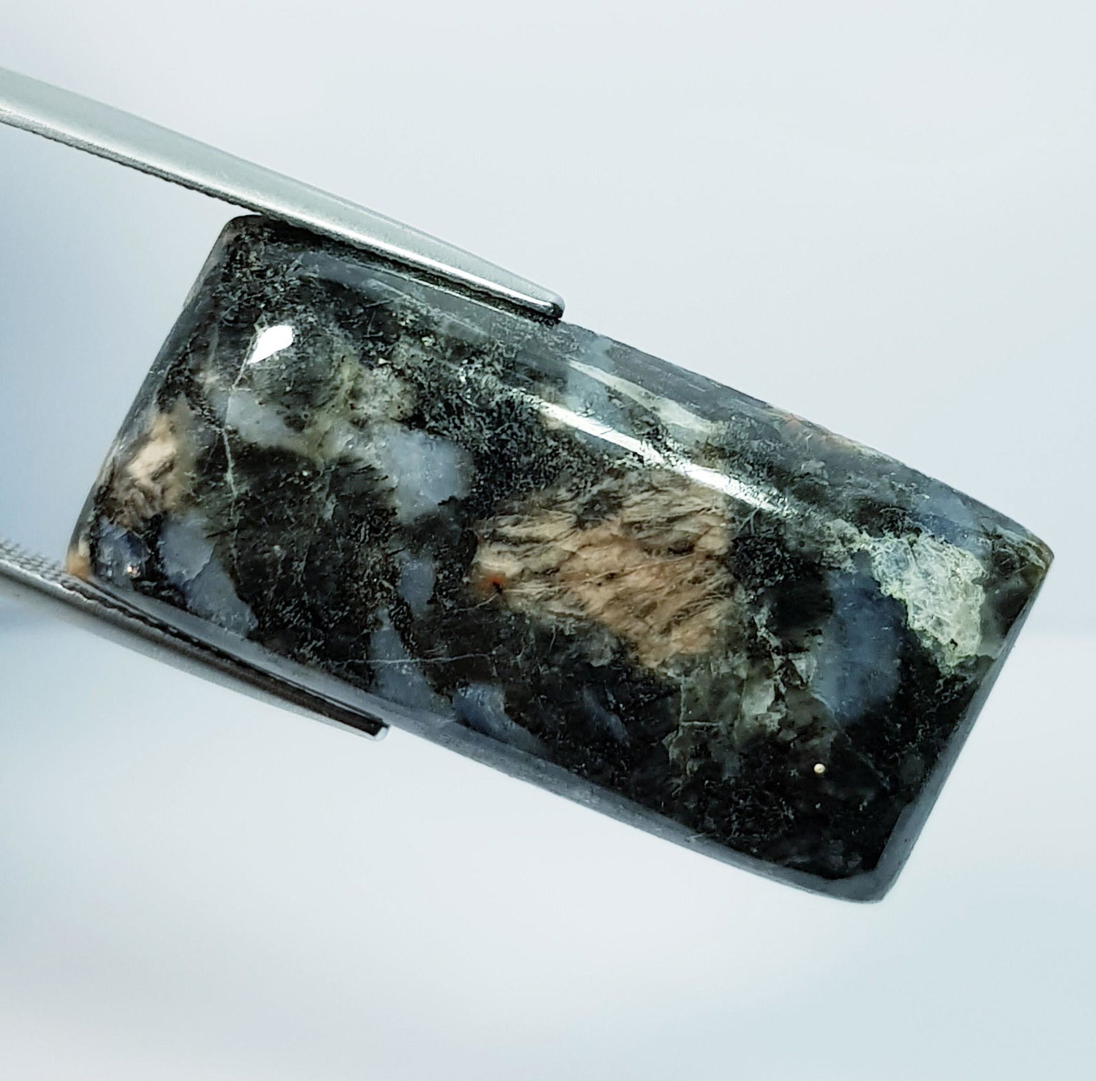 43.25 ct Natural Jasper: No Reserve! Title: 43.25 ct Natural Jasper Color/Clarity: Opaque Carat Weight: 43.25 Dimensions: 35.50 x 17.65 x 6.75 Additional Information: Rectangular - Brazil Shipping: Domestic: Flat-rate of $7.