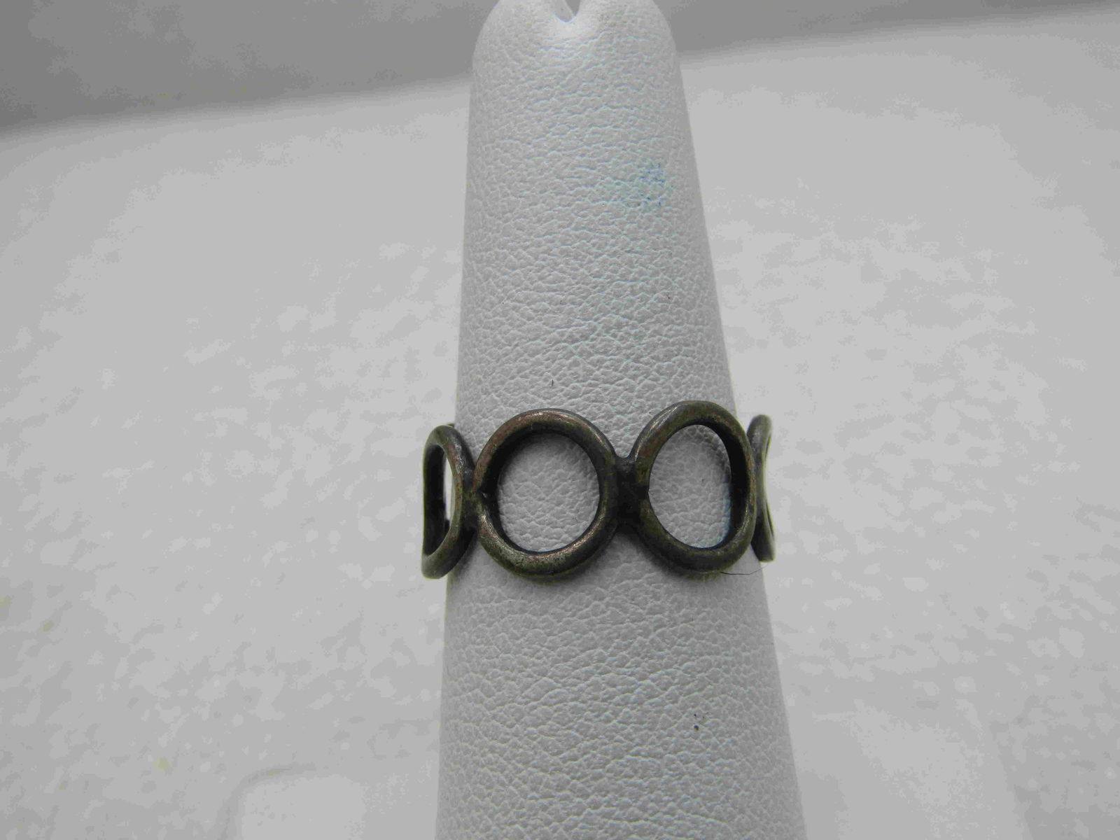 Vintage Sterling Silver Circle Ring, Sz. 7, 2.13gr. (1 of 6)