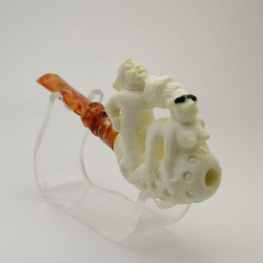 Nude Lady with sunglasses and Man Erotic,Hand carved: Title: Nude Lady with sunglasses and Man Erotic,Hand carved Meerschaum Cigarette Holder Materials: Meerschaum Dimension: 5.5 inch (14cm) Additional Information: Nude Lady with sunglasses and Man Eroti