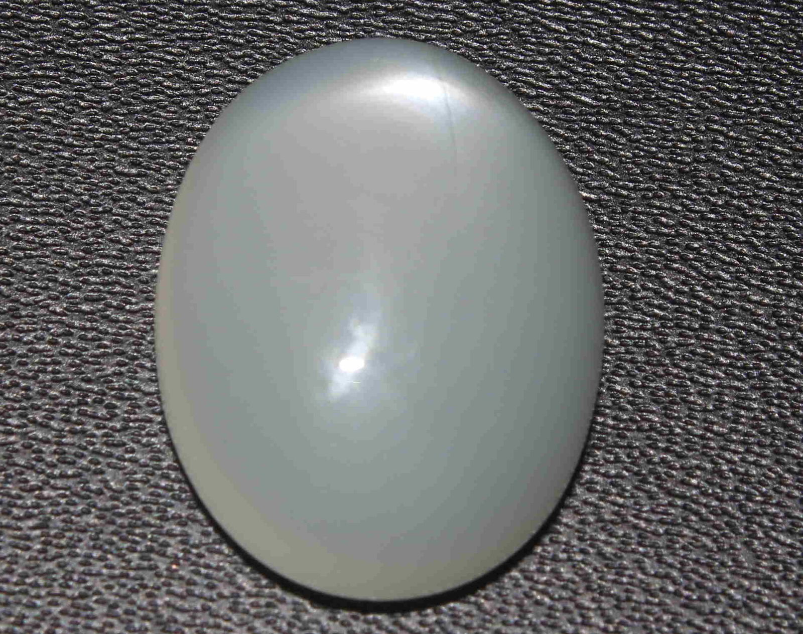 14.03 Cts Natural Moonstone: No Reserve! Shipping: Domestic: Flat-rate of $7.00 to anywhere within the contiguous U.S. International: Foreign shipping rates are determined by destination. Combined shipping: $3.00 for each additio