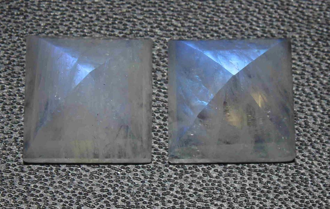 11.76 Cts Natural Rainbow Moonstone Lot: No Reserve! Shipping: Domestic: Flat-rate of $7.00 to anywhere within the contiguous U.S. International: Foreign shipping rates are determined by destination. Combined shipping: $3.00 for each additio