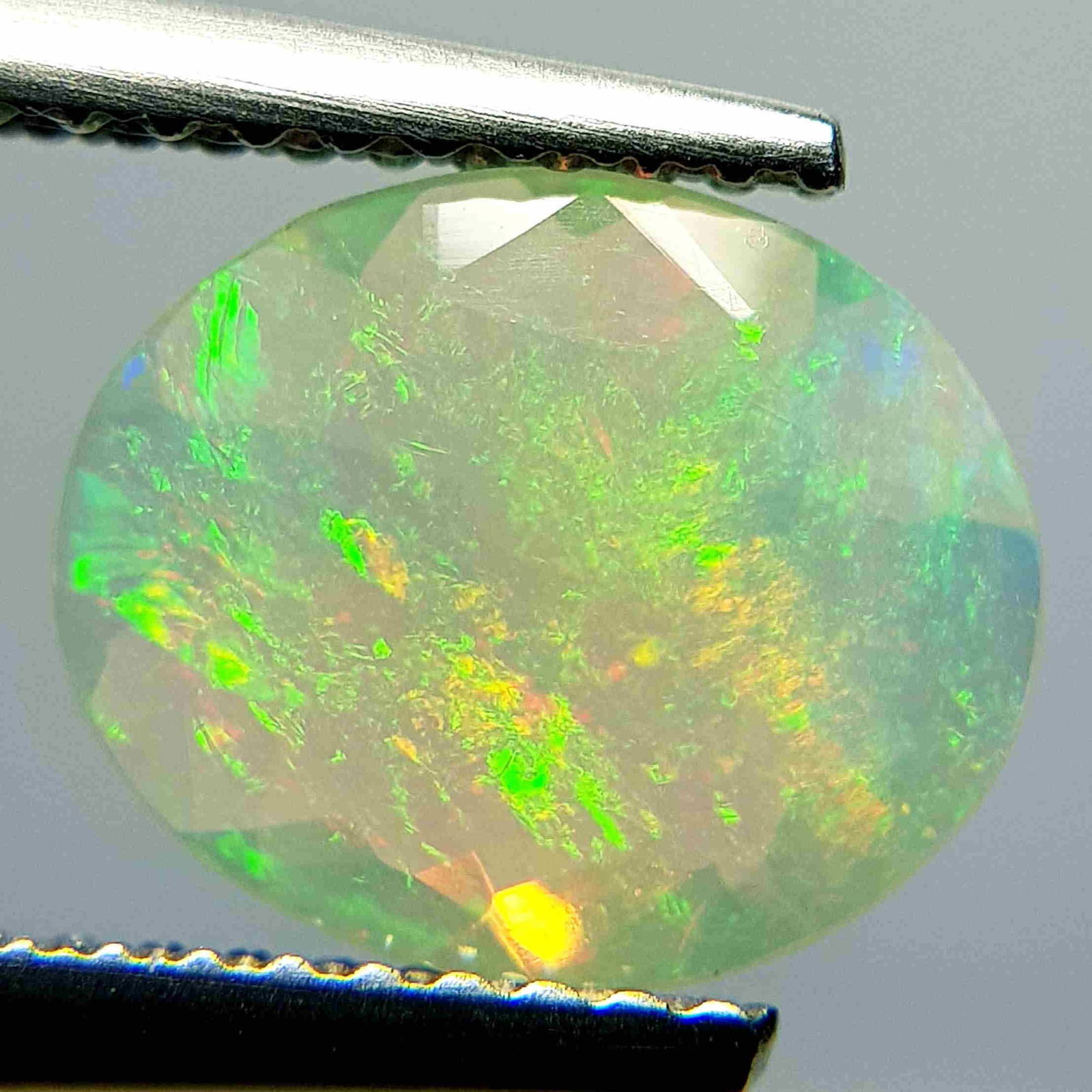 Natural Fire Opal Oval Cut 1.29 ct (1 of 6)