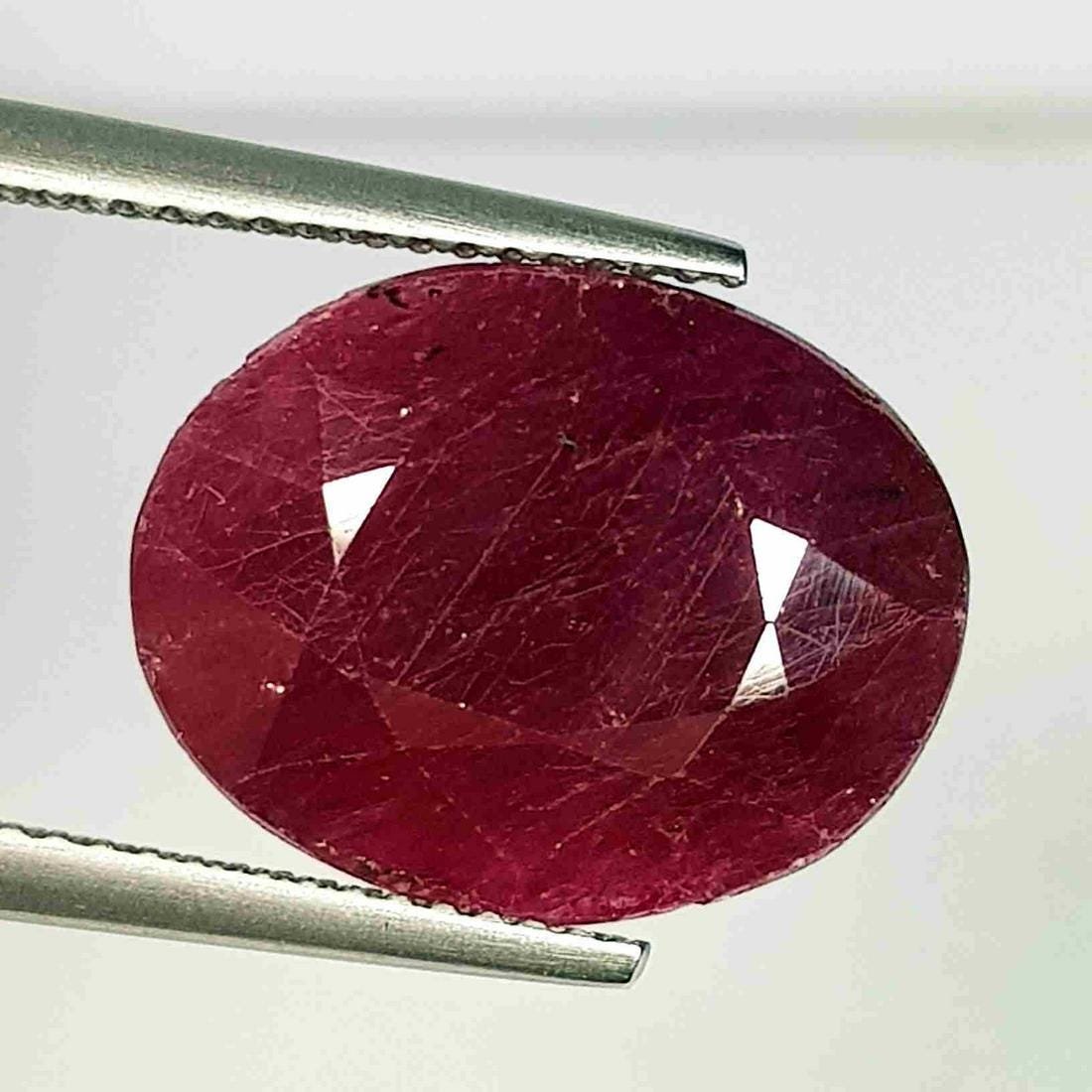 11.05 ct Natural Faceted Ruby (1 of 5)
