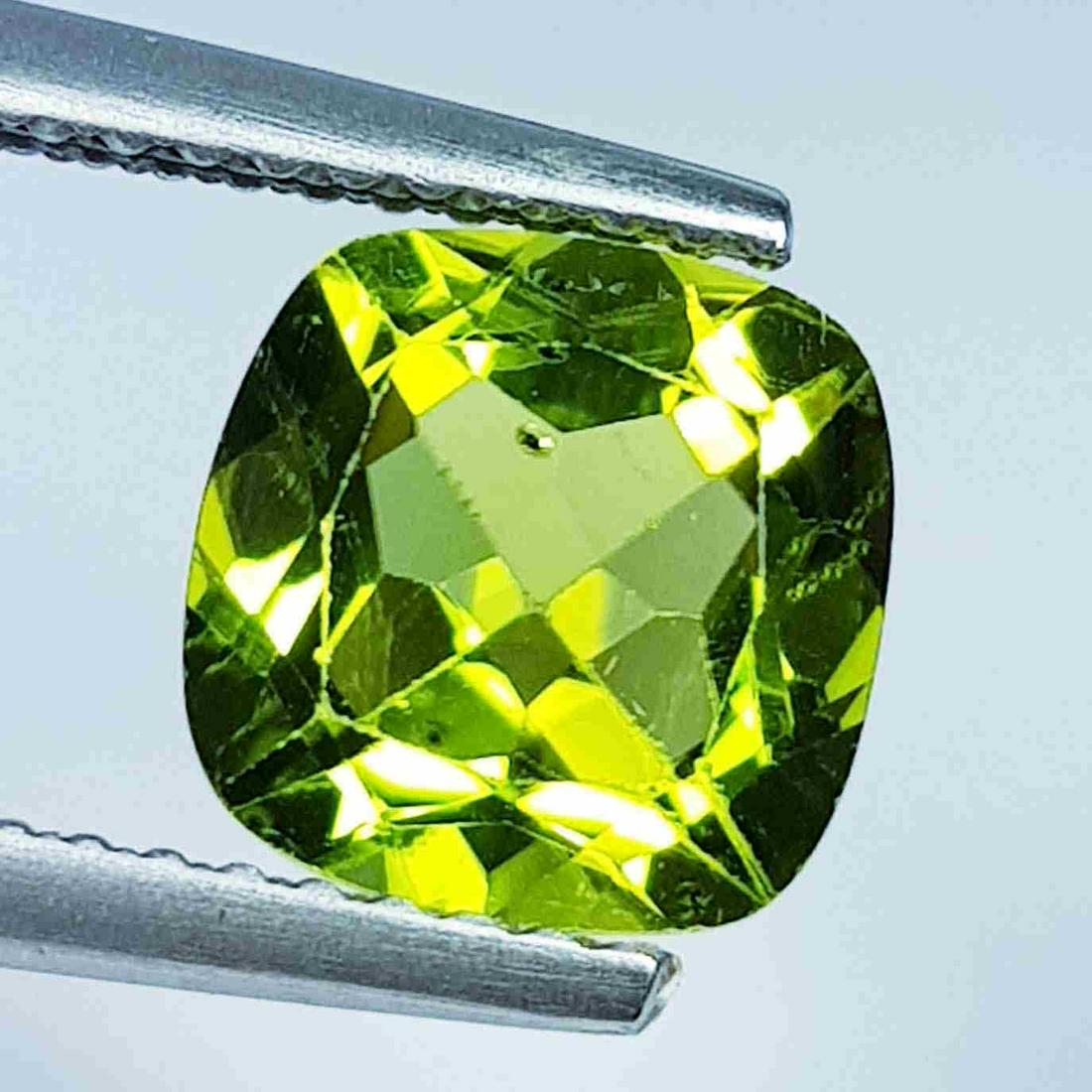 2.18 Ct Natural Peridot Cushion Cut: No Reserve! Title: 2.18 Ct Natural Peridot Cushion Cut Color/Clarity: IF - VVS Gemstones: Loosegemstone Carat Weights: 2.18 Size/Dimensions: 7.80 x 7.70 x 4.70 Additional Information: Cushion / Pakist