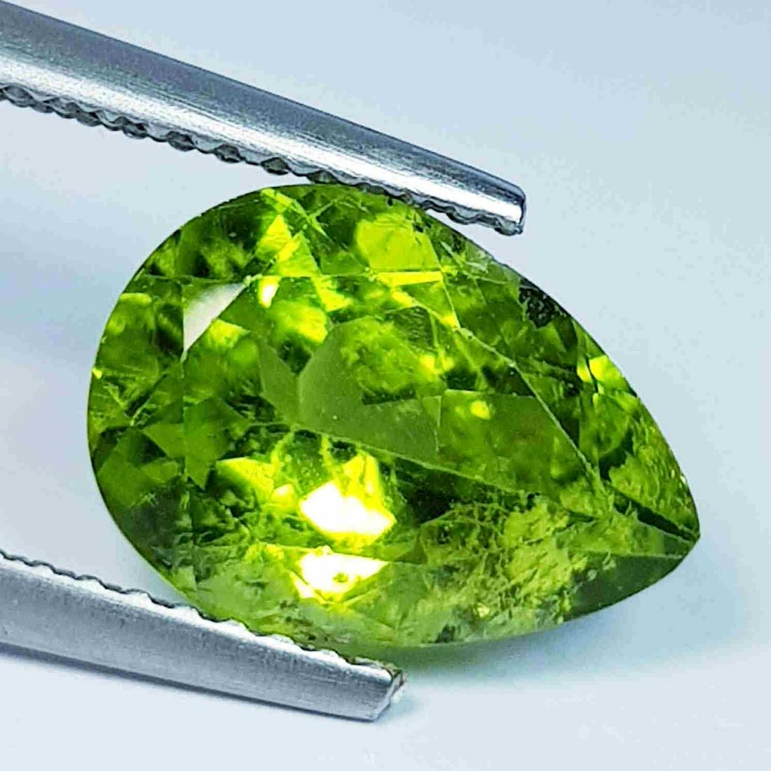 3.16 Ct Natural Peridot Pear Cut (1 of 5)