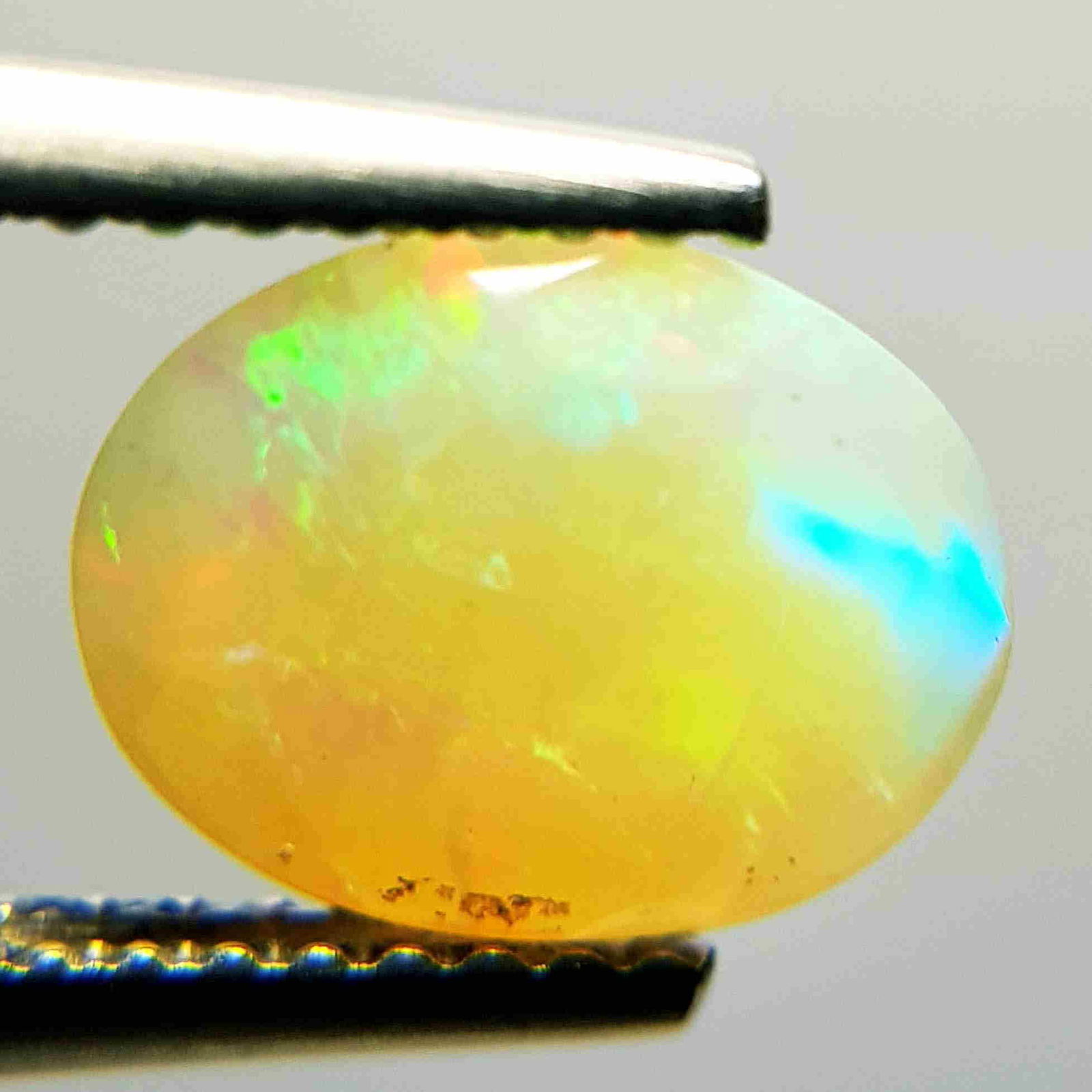 Natural Fire Opal Oval Cut 1.85 ct (1 of 6)