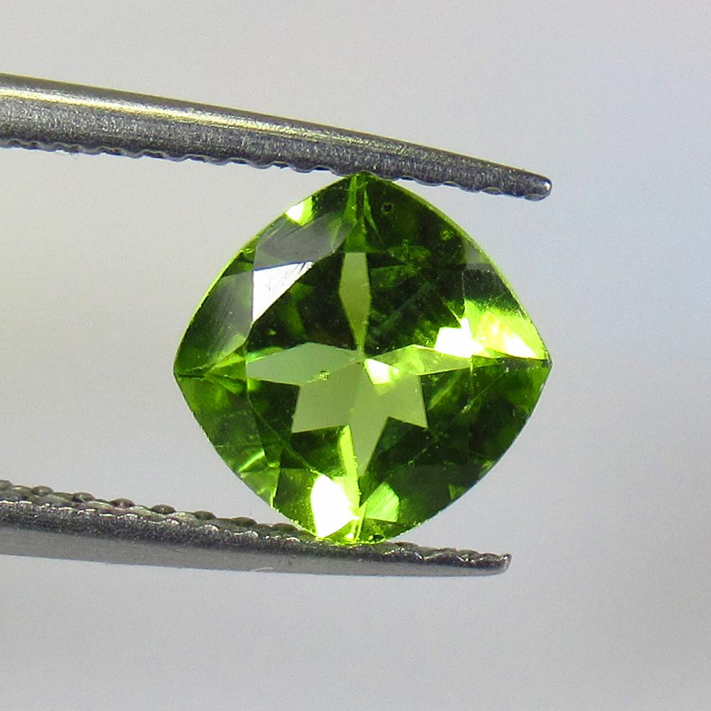 1.26 Ctw Natural Pakistan Peridot Cushion Cut: No Reserve! Title: 1.26 Ctw Natural Pakistan Peridot Cushion Cut Stone Clarity: VVS Gemstone: Peridot Carat Weight: 1.26 Size/Dimensions: 6.80 x 6.80 x 3.80 mm Additional Information: Top Class Luster