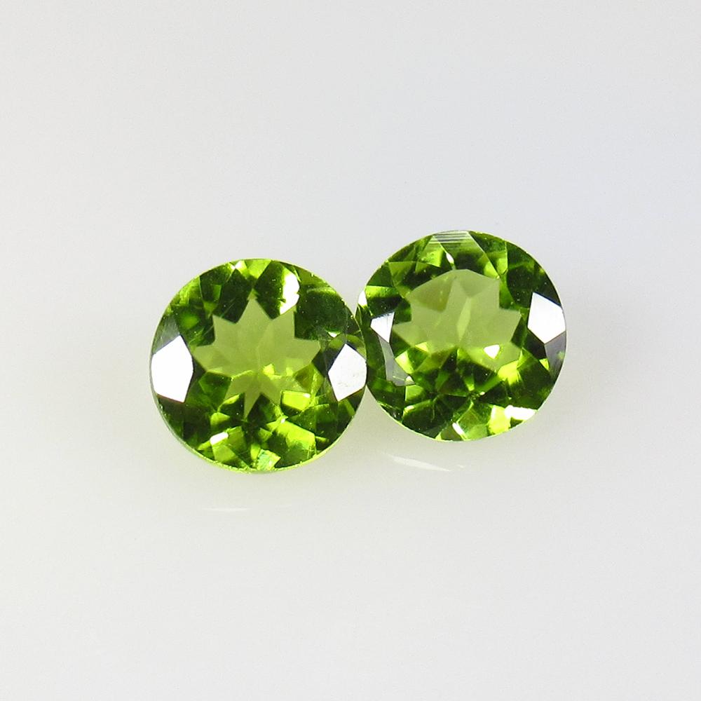 2.63 Ctw Natural Pakistan Peridot Round Pair: No Reserve! Title: 2.63 Ctw Natural Pakistan Peridot Round Pair Stone Clarity: VVS Gemstone: Peridot Carat Weight: 2.63 Size/Dimensions: 7.10 x 7.10 x 4.00 mm / 2 PC's Additional Information: Top Clas