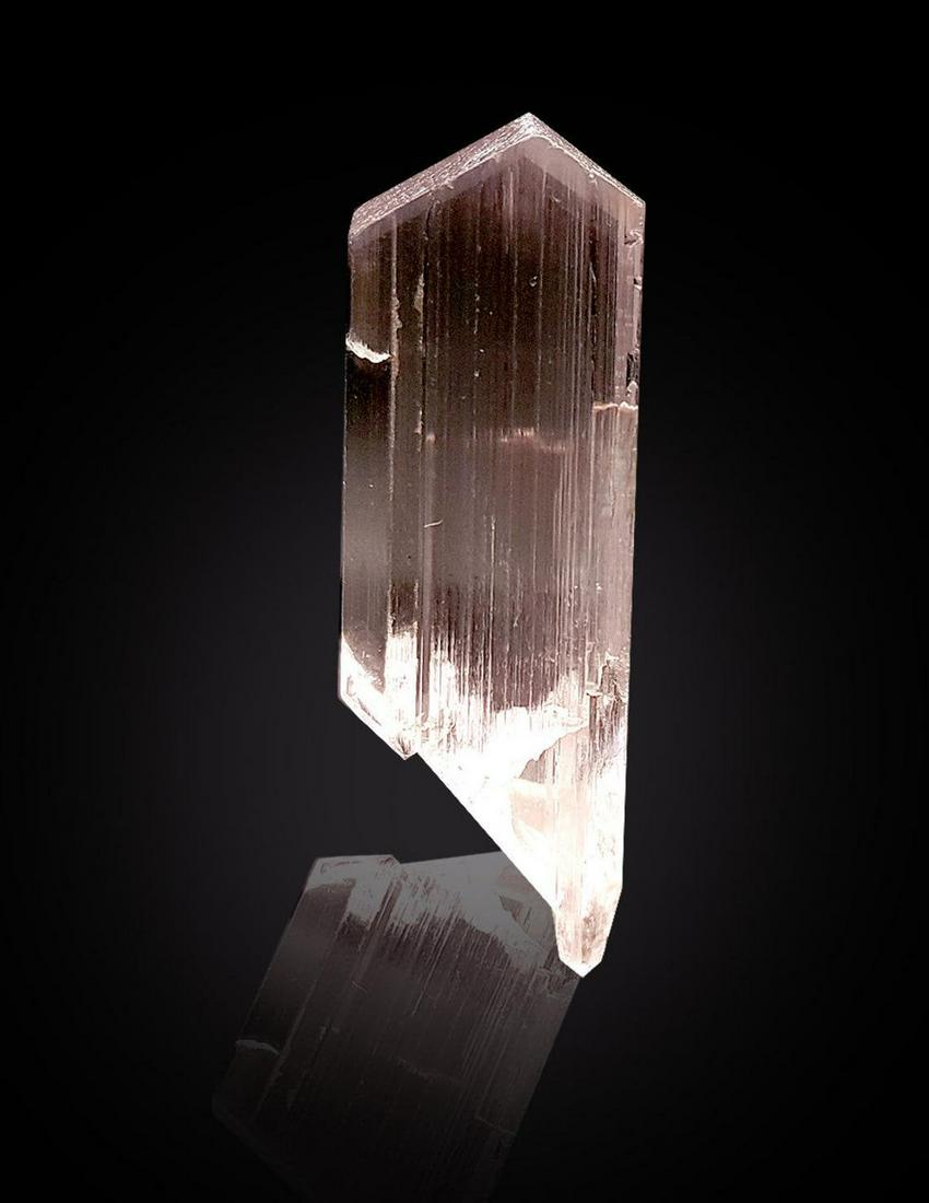 Kunzite Crystal , V-Shape Complete And Undamaged Pink (1 of 7)