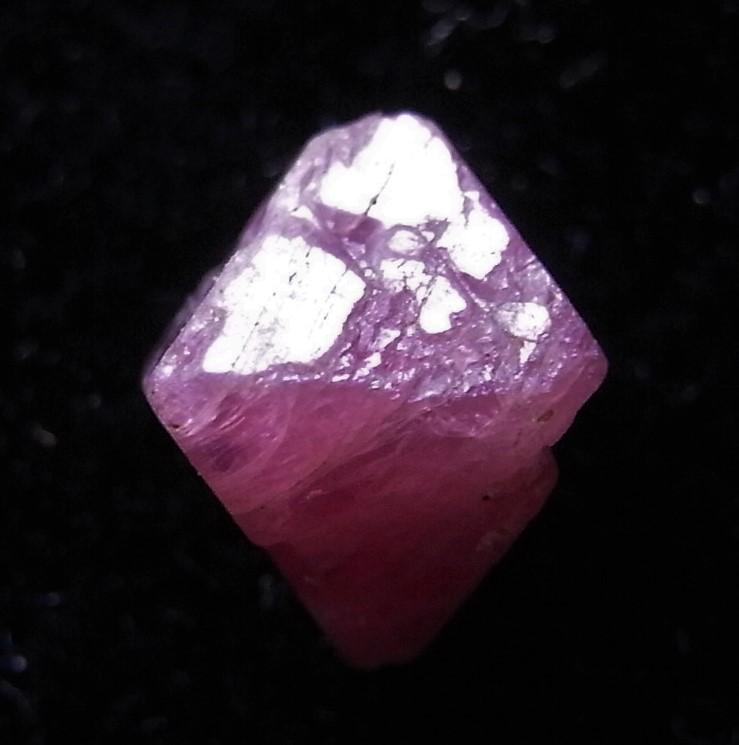 1.45 CT OCTAHEDRAL SPINEL - UNTREATED GEMSTONE (1 of 7)
