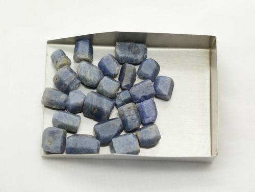 150 CT Top Quality  Sapphire Crystals (1 of 3)