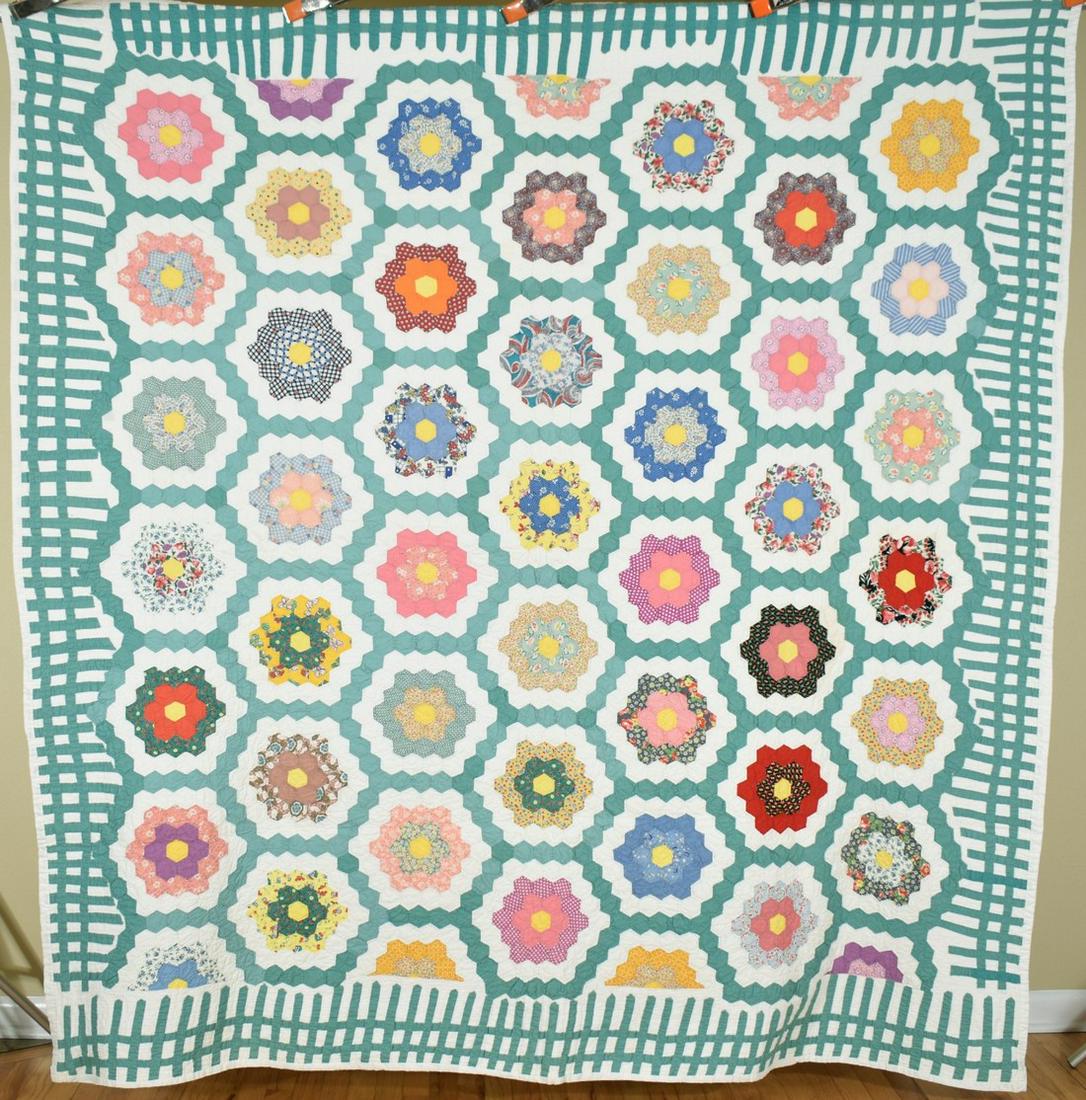 30's Flower Garden Quilt, Picket Fence Border (1 of 10)