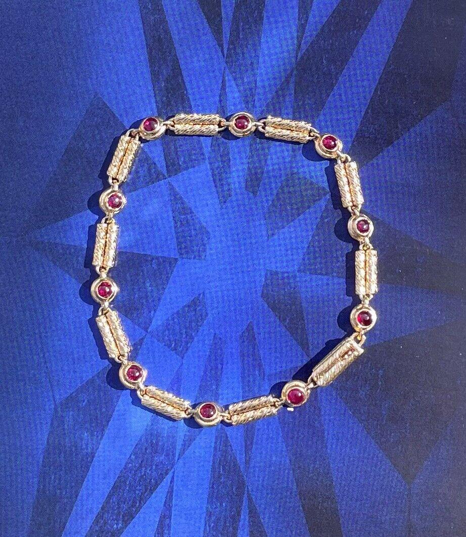 Exquisite Van Cleef & Arpels 18k yellow gold cabochon (1 of 16)