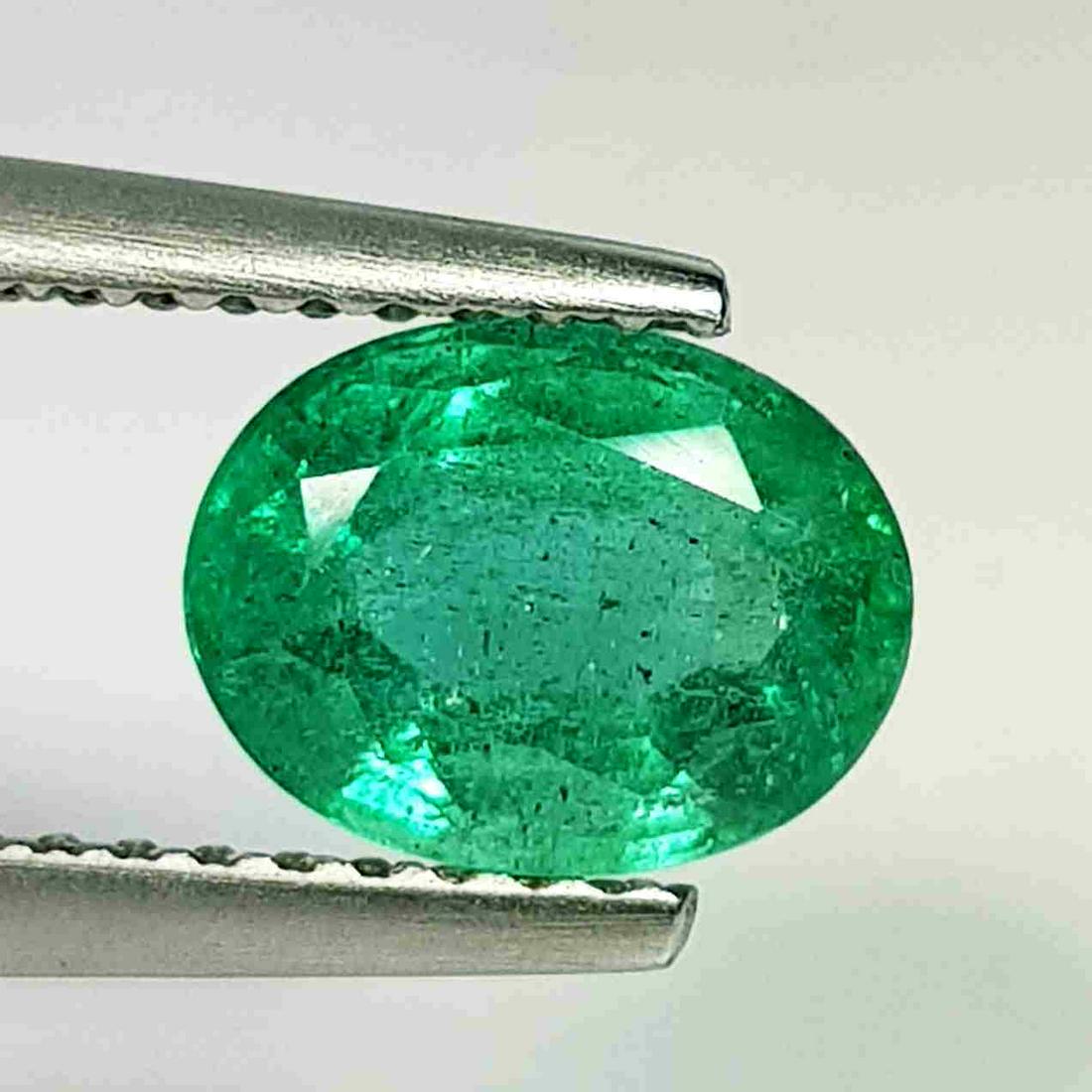 Natural Emerald Oval Cut 1.30 ct (1 of 5)