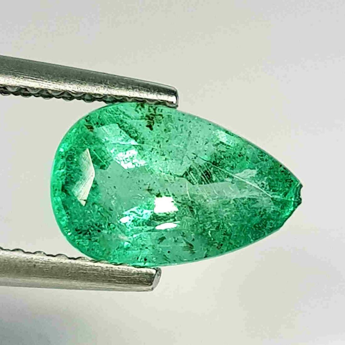 2.00 Ct " IGI Certified " Natural Emerald (1 of 5)