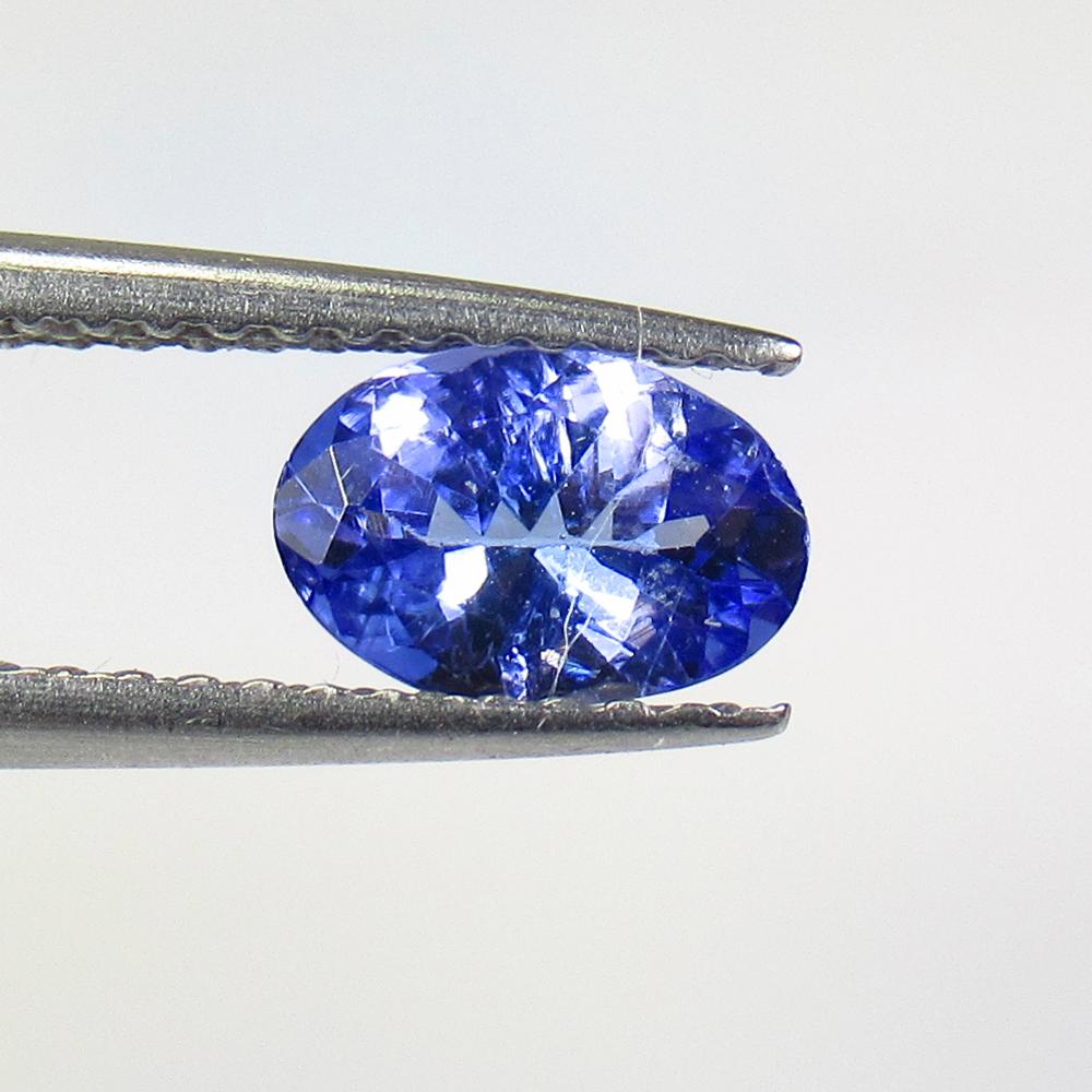 0.71 Ct Natural Tanzanite Oval Cut: No Reserve! Title: 0.71 Ct Natural Tanzanite Oval Cut Stone Clarity: VVS Gemstone:Natural Tanzanite Carat Weight: 0.71 Size/Dimensions: 7.20 x 5.00 x 3.10 mm Additional Information: Top Quality Luster