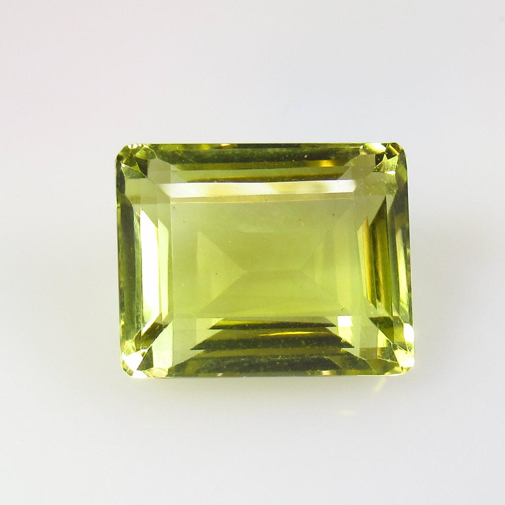 14.83 Ct Natural Lemon Quartz Octagon Cut: No Reserve! Title: 14.83 Ct Natural Lemon Quartz Octagon Cut Stone Clarity: VVS Gemstone:Natural Lemon Quartz Carat Weight: 14.83 Size/Dimensions: 15.50 x 12.30 x 9.50 mm Additional Information: Good 