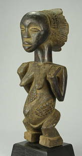 Large LUBA Classical Cult Figure Statue Congo DRC: CONGO DRC LARGE FEMALE CULT FIGURE LUBA Very beautiful sculpture, powerful She has most of the characteristics of Luba art, firmly planted on her legs, serene, hands on shoulders, scarifications