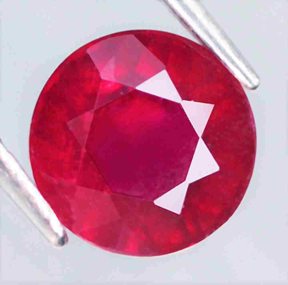 1,17 cts Natural Round Blood Red Ruby (1 of 3)