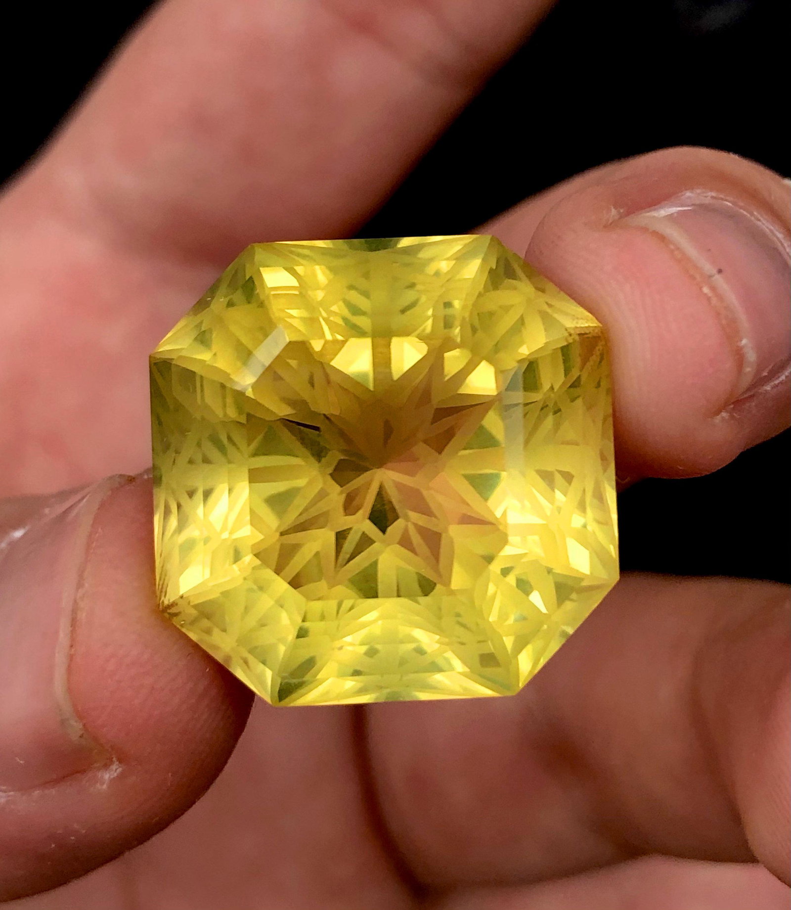 Precision Flower Cut Lemon Quartz Loose Gemstone -: Precision Flower Cut Lemon Quartz Loose Gemstone - Weight : 44.80 Carats Size : 22.22.15 mm Treatment : Natural DHL Ecommerce Shipping Reserve: $200.00 Shipping: Domestic: Flat-rate of $15.00 to anywh
