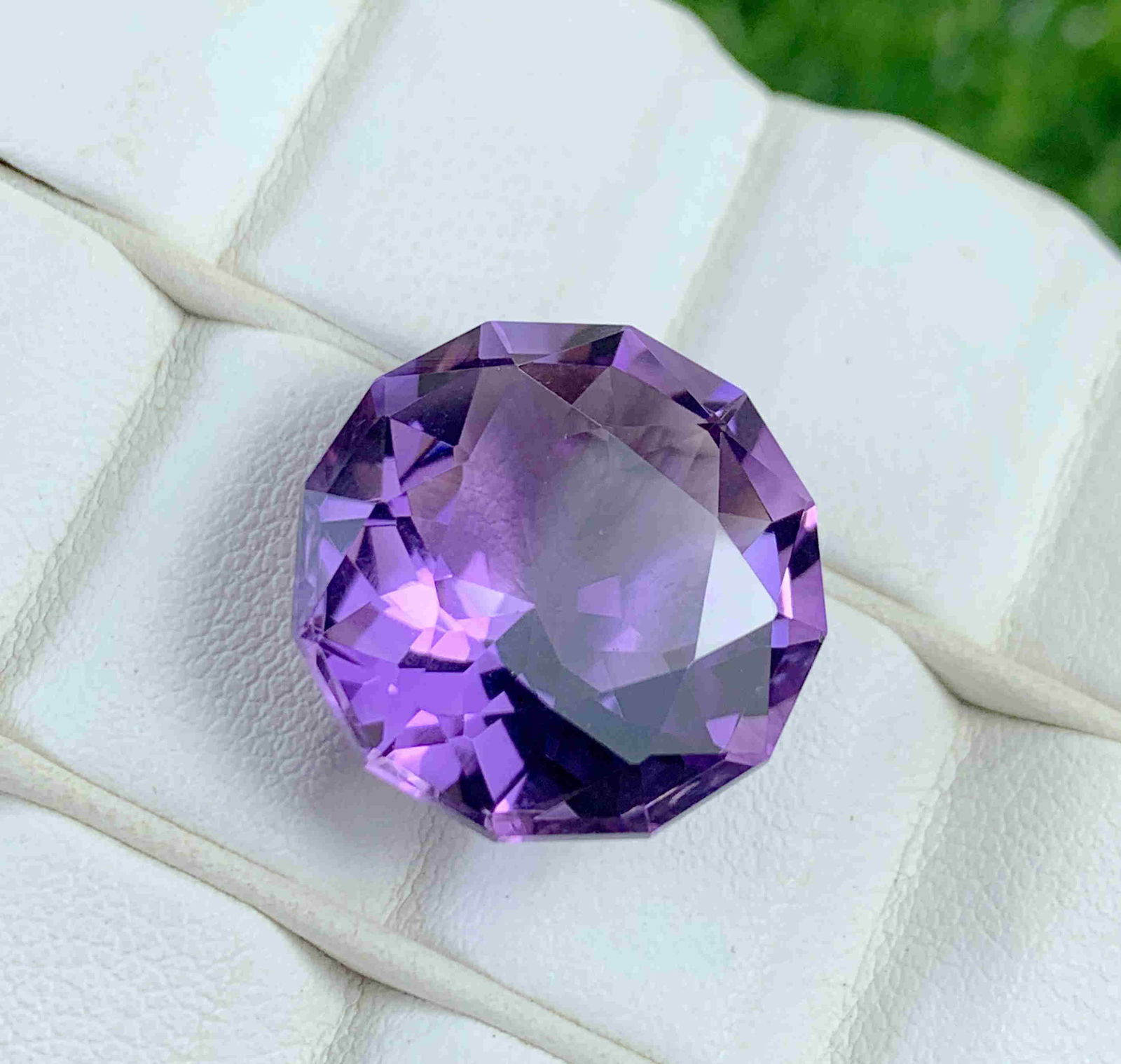 16.60 Carat Stunning Cut Natural Amethyst Gemstone (1 of 3)