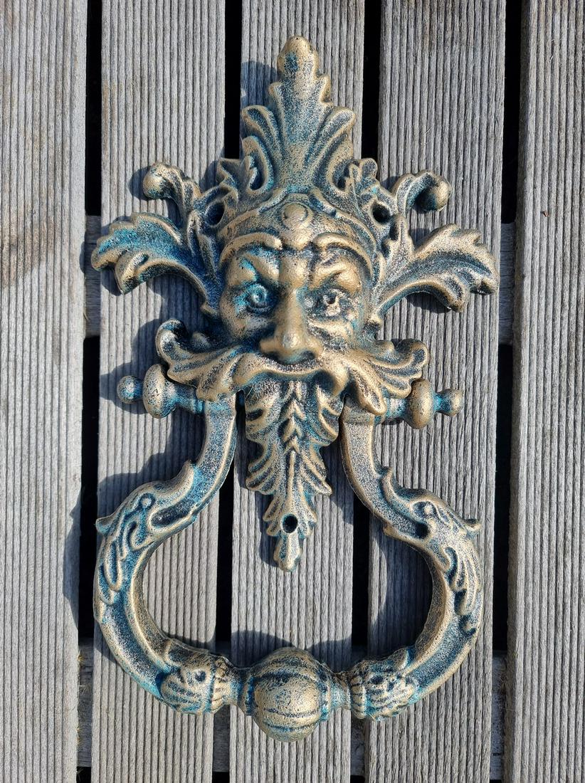 Large cast iron door knocker Doorknob Mythical door (1 of 10)