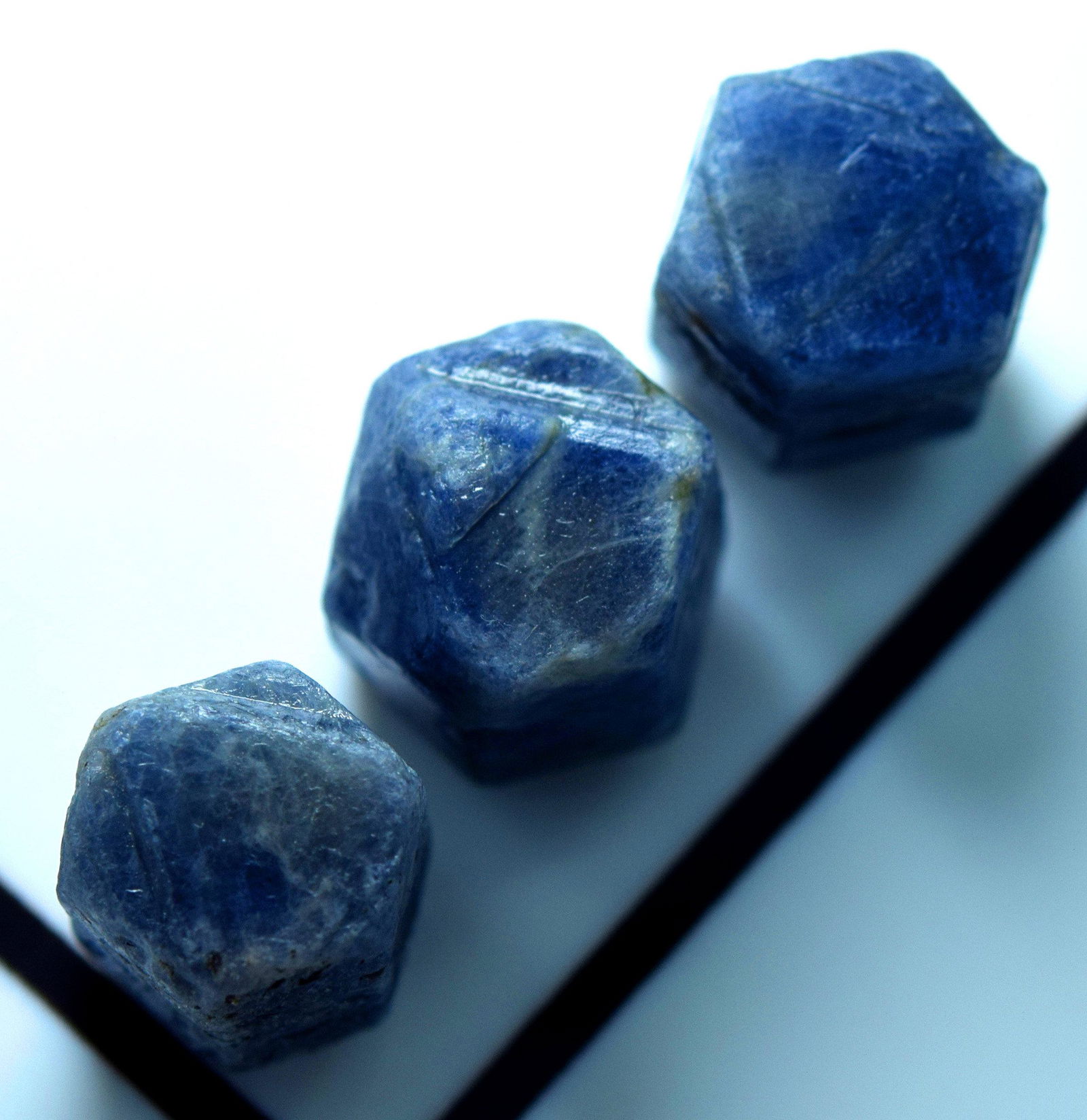 27 Gram Top Grade Record Keeper Sapphire Crystals (1 of 6)