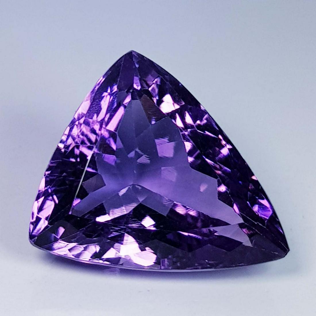 Natural Amethyst Triangle Cut 13.35 ct (1 of 5)