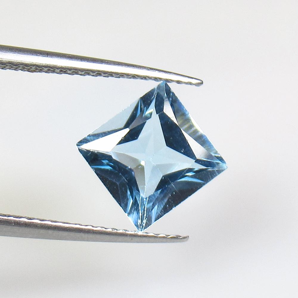 2.80 Ctw Natural Blue Topaz Princess Cut: Title: 2.80 Ctw Natural Blue Topaz Princess Cut Stone Clarity: VVS Gemstone: Blue Topaz Carat Weight: 2.8 Size/Dimensions: 8.10 x 8.00 x 4.80 mm Additional Information: Excellent Princess Cut / Top Qu